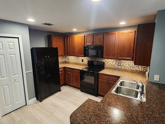3rd image of 545 Mount Olympus Blvd