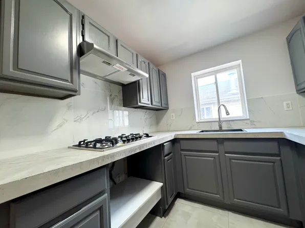 (undisclosed Address), Woodhaven, NY 11421