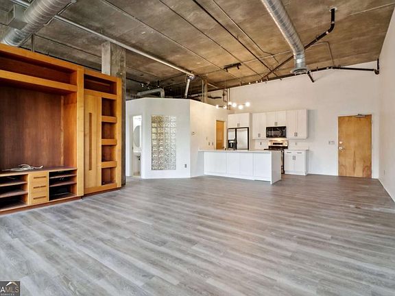 4th image of 3235 Roswell Rd NE Unit 716
