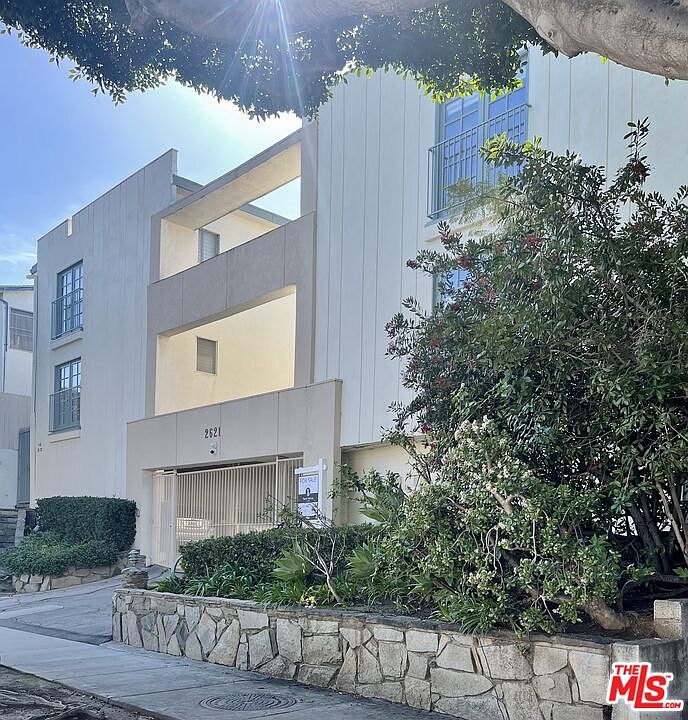 1st image of 2621 Centinela Ave