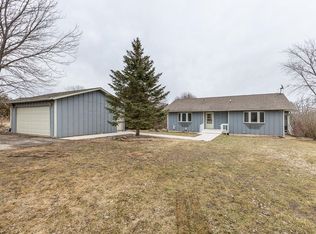 1151 N Clark Ln, Galena, IL 61036