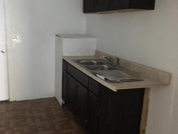 3rd image of 1627 E 9th St