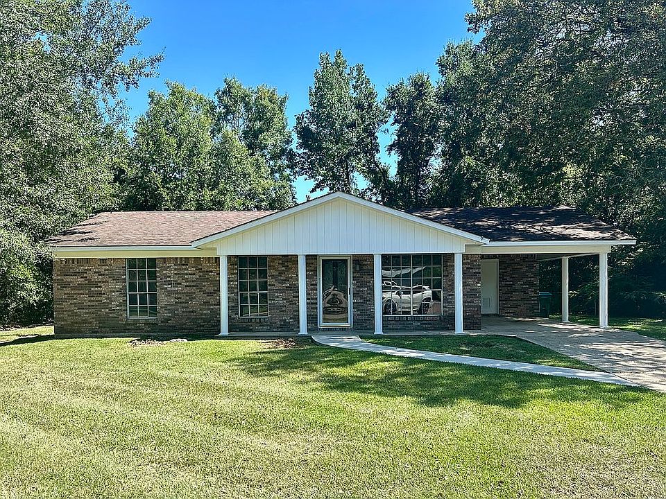 1st image of 301 Sheppard Dr