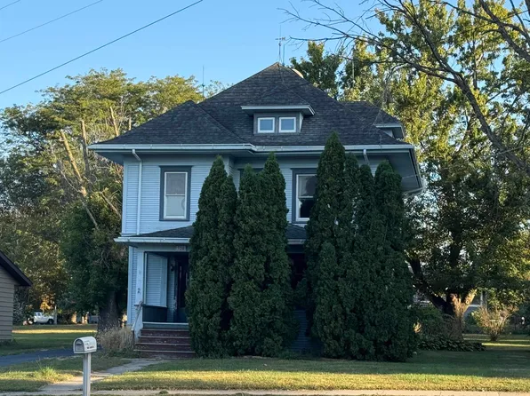 320 W 8th St, Milledgeville, IL 61051