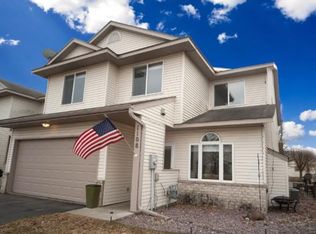 1108 Crystal Pl W, Chaska, MN 55318