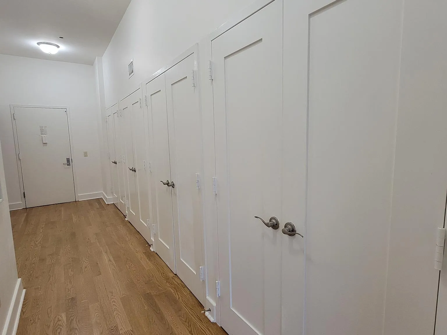 Studio, $2,700 — Photo 3
