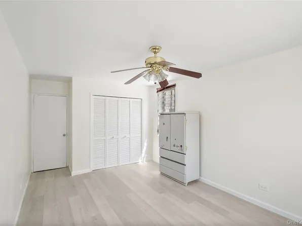 86-04 Grand Ave #2D, Elmhurst, NY 11373