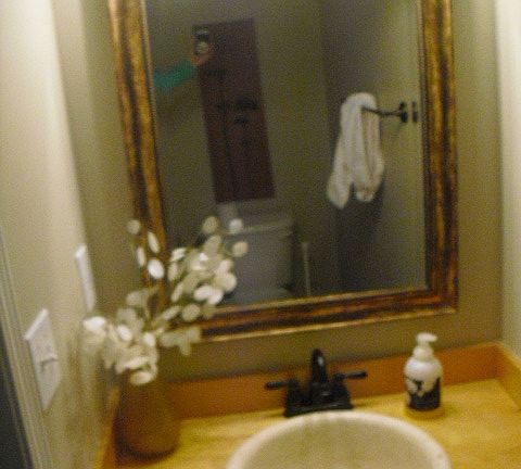 1/2 Bath
