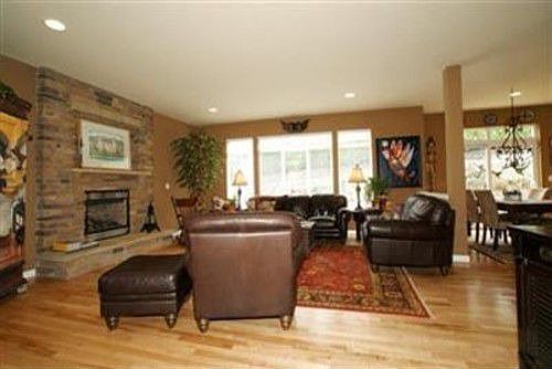 4th image of 1690 28th Ave NE