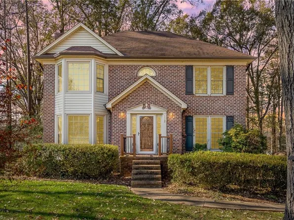 112 Trollinger St, Randleman, NC 27317