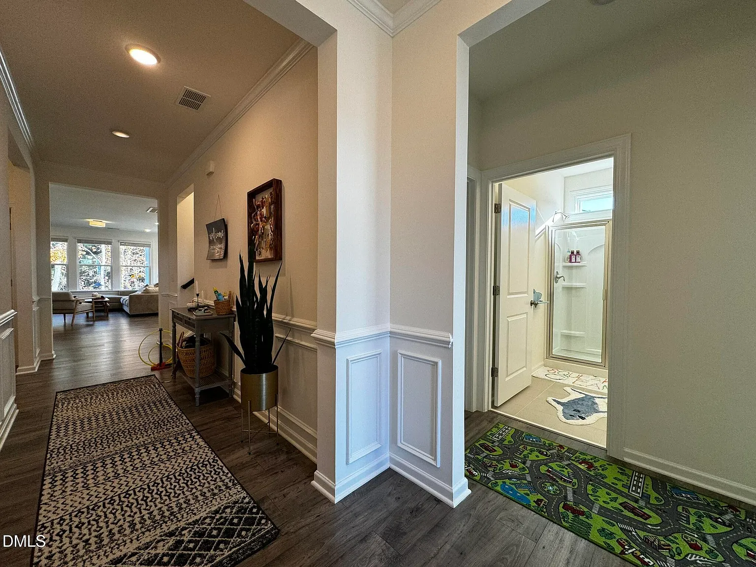 4 bed, 3.5 bath, 2850 sqft, $2,800 — Photo 4