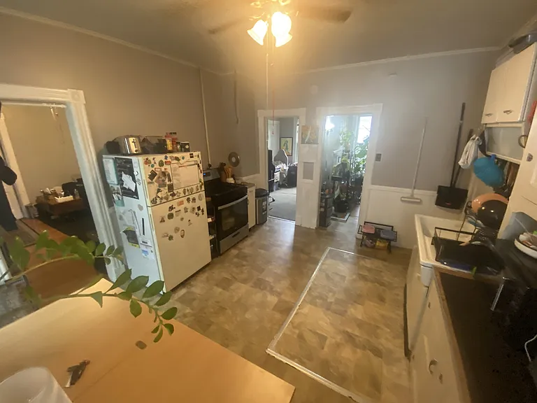 28 Pulaski St #1 — Photo 2