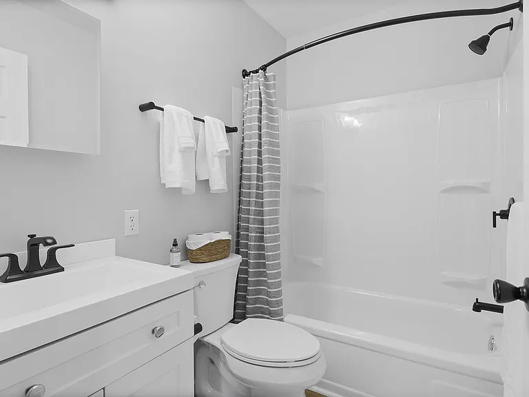 Rivertown Apartments — Photo 4