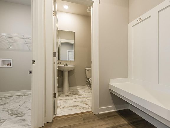5th image of 638 Giacomo Ct