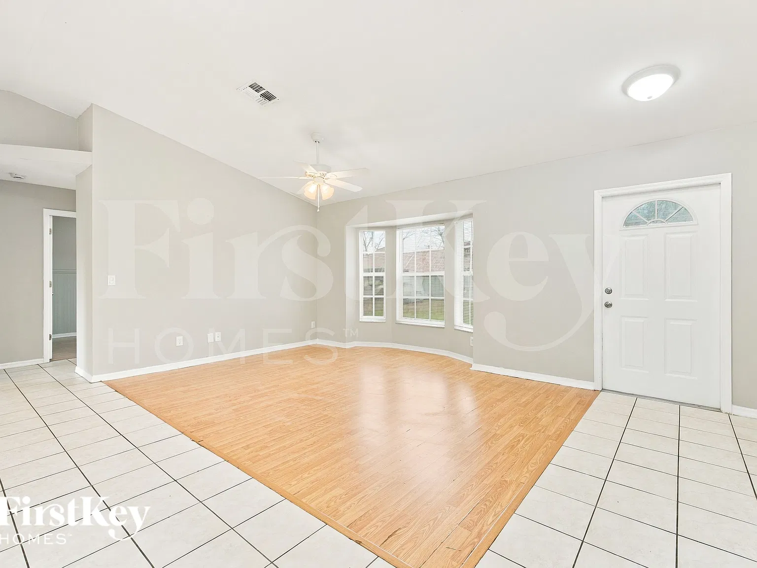 3 bed, 2.0 bath, 1192 sqft, $1,685 — Photo 3