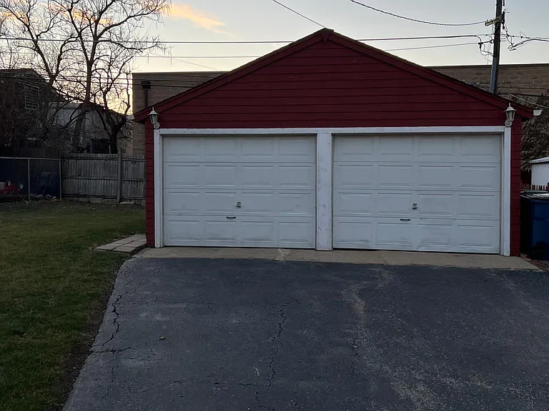 2-Car Garage