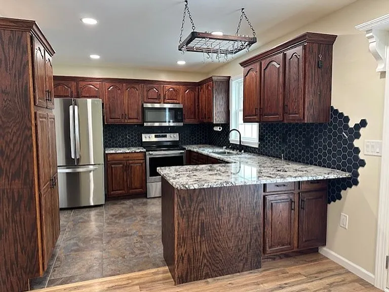 335 Cindy Dr — Photo 8