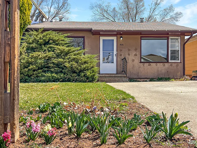 506 N Ash St — Photo 3