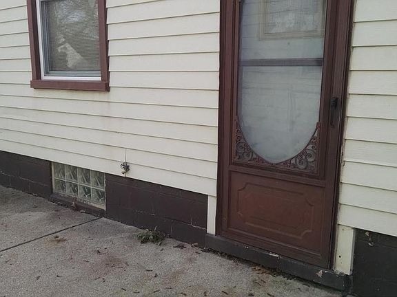 Side entrance.