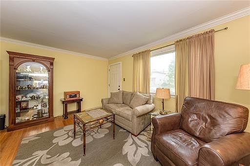 4th image of 688 Teneyck Ave