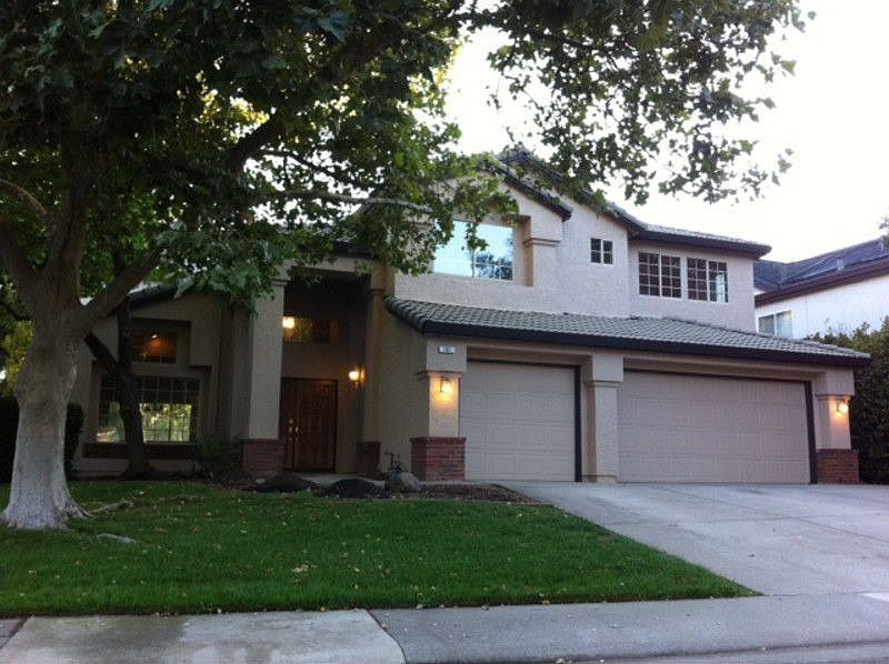 2nd image of 187 Westbury Cir