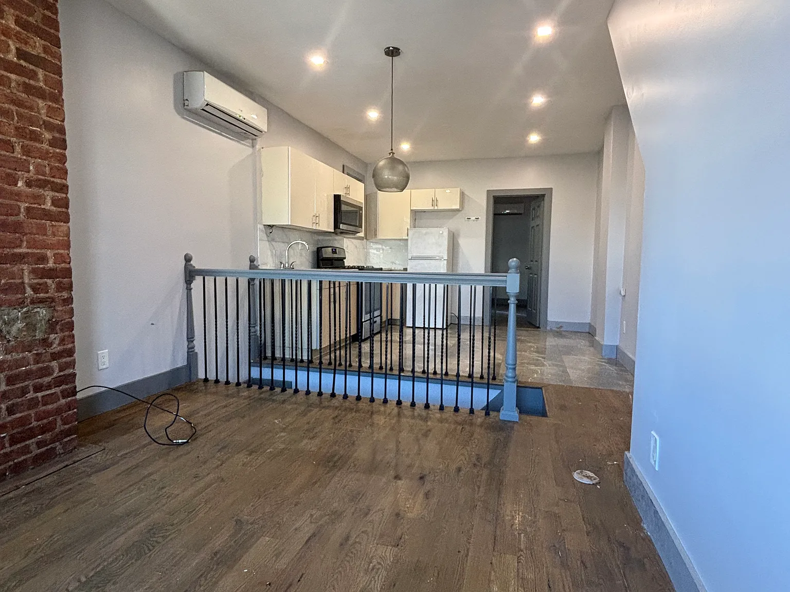 3 bed, 1200 sqft, $2,830 — Photo 1