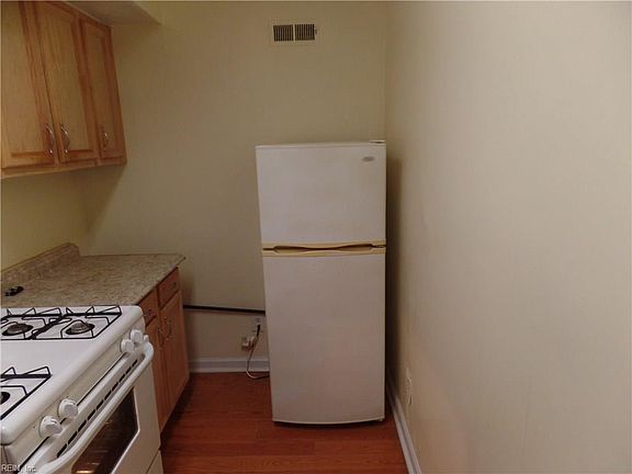 5th image of 401 Court St APT 1