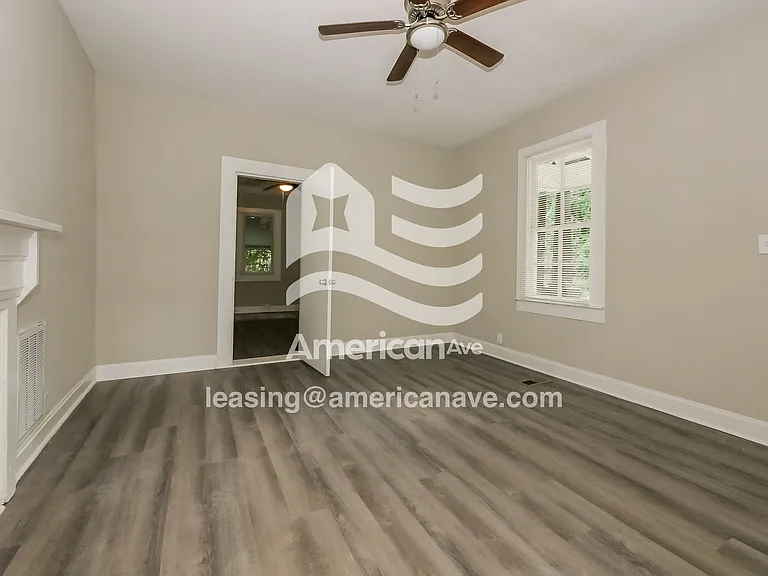 1504179_002_wm_-_living_room_13004298.jpg