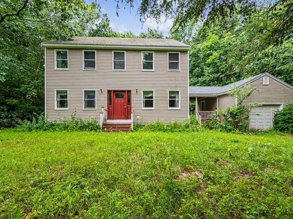 29 Rowe Drive, Fremont, NH 03044