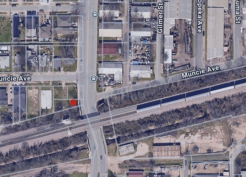 2nd image of 2425 Sylvan Ave
