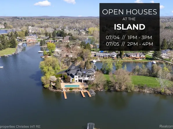 4912 Oakwood Ct, Commerce Township, MI 48382