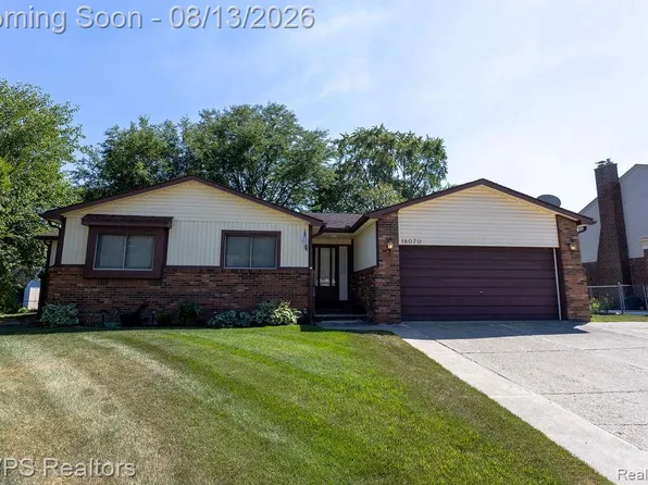 18070 Gaylord Ct, Clinton Township, MI 48035