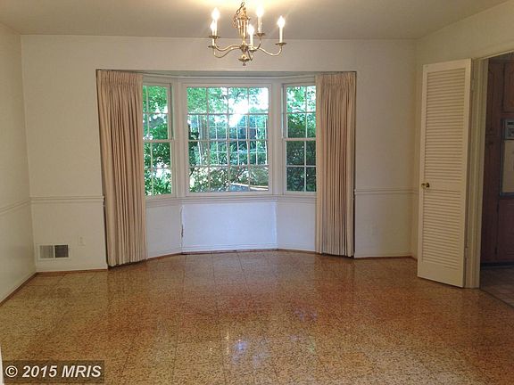 5th image of 620 Warfield Dr