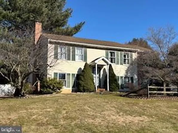 1 Jamestown Ct, Lancaster, PA 17602