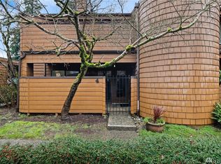 11510 NE 128th St APT 4, Kirkland, WA 98034