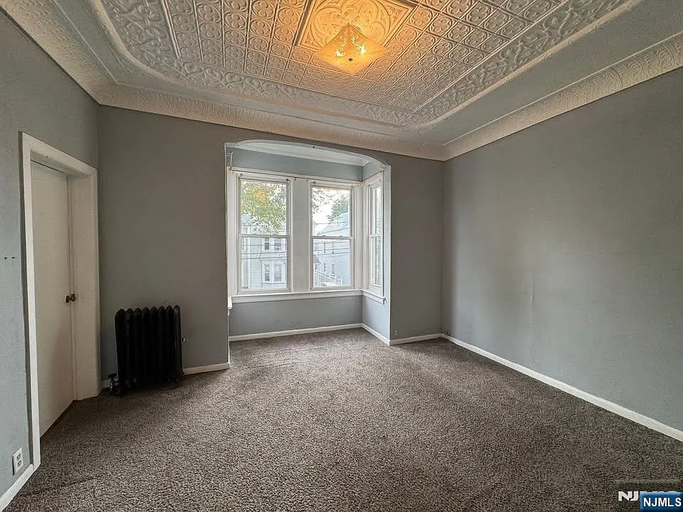 2 bed, 1.0 bath, $1,900 — Photo 4