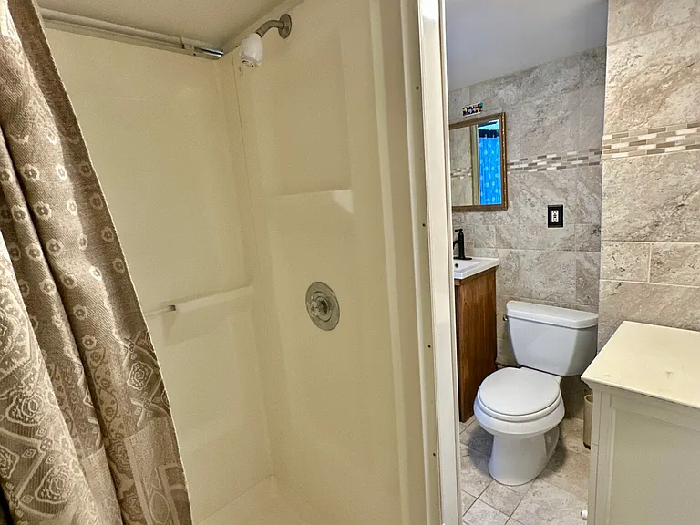 29 Spring Park Ave #2R — Photo 5