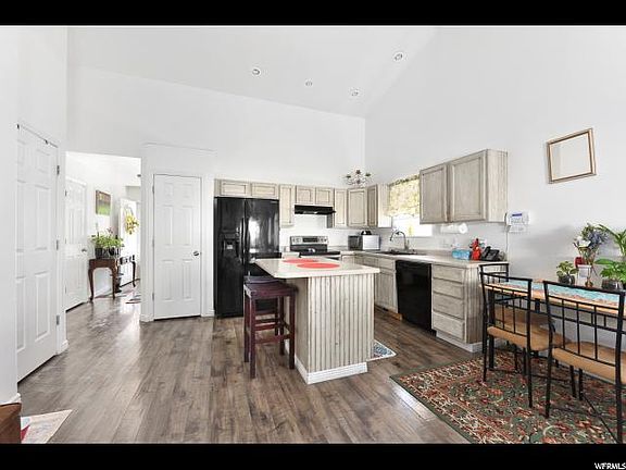 3rd image of 7492 S Mesa Maple Dr