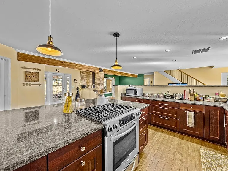 700 Blue Ridge Dr — Photo 32