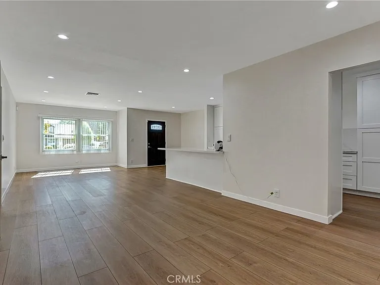 6851 Forbes Ave — Photo 4