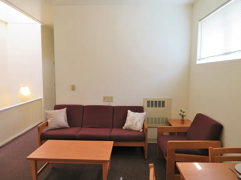 156 E State St #4 — Photo 4