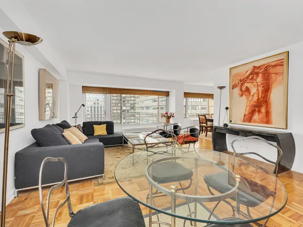 118 East 60th Street image 1 of 14