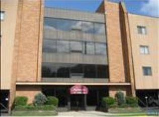 390 Gorge Rd #C0202-202, Cliffside Park, NJ 07010