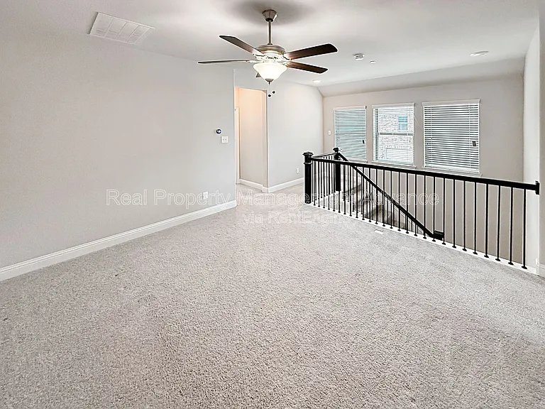 4621 Piedras Lanzar Dr — Photo 6