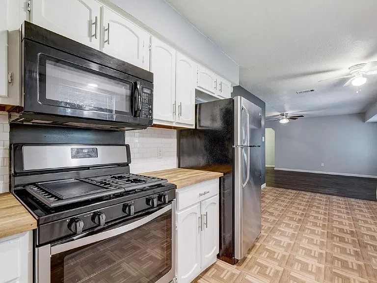 5010 Joshua Ct — Photo 13