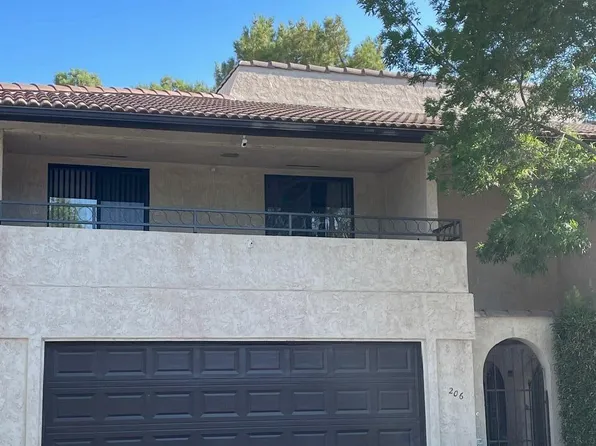 206 Hawk Ln, Palmdale, CA 93551