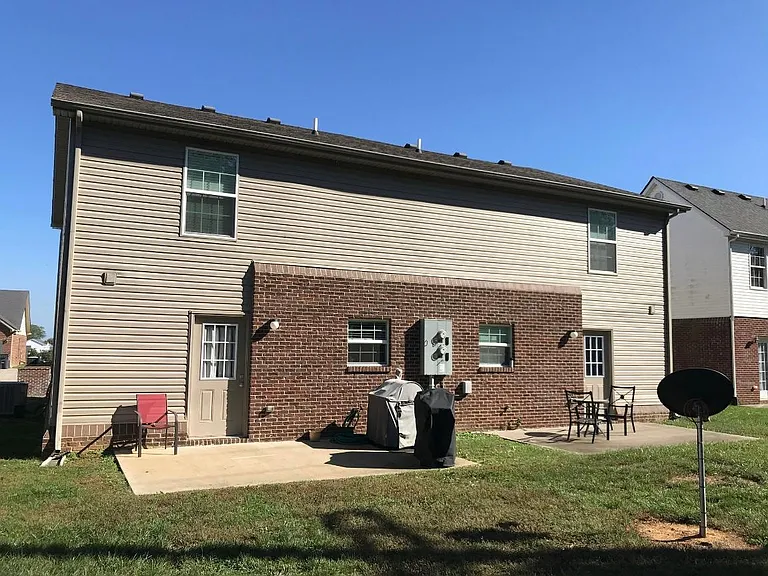 820 Melanie Ln — Photo 4