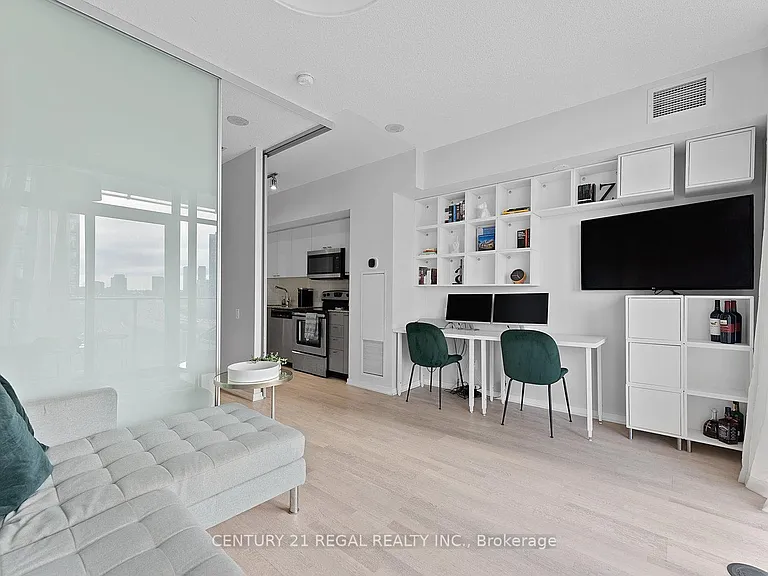 103 The Queensway #1307 — Photo 15