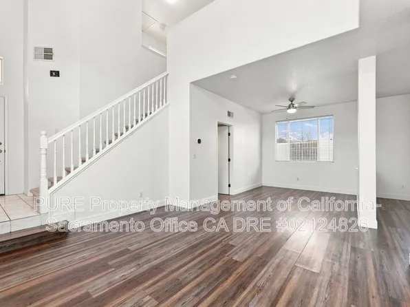 8742 Weeping Birch Ln, Elk Grove, CA 95758