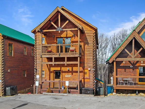 1255 Bear Cub Way, Gatlinburg, TN 37738